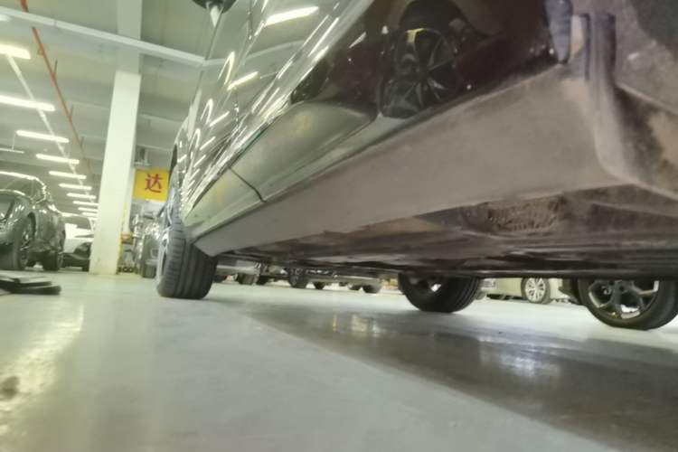 Used Volvo XC60 2019 T5 4x4 Zhiyuan Sport Edition China V Standard Left Side Sill