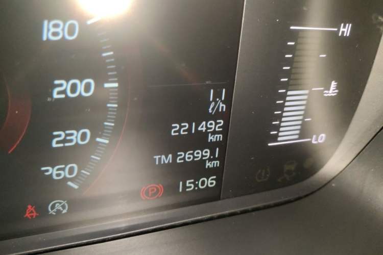 Used Volvo XC60 2019 T5 4x4 Smart Edition China V Standard Odometer Close Up