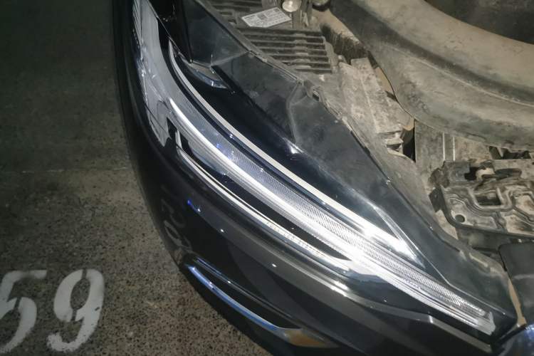 Used Volvo XC60 2019 T5 4x4 Smart Edition China V Standard Right Front Headlight