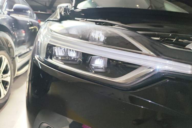 Used Volvo XC60 2019 T5 4x4 Smart Edition China VI Standard Right Front Headlight