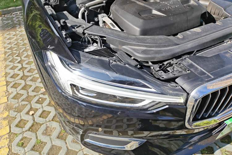Used Volvo XC60 2019 T5 4x4 Smart Edition China VI Standard Right Front Headlight