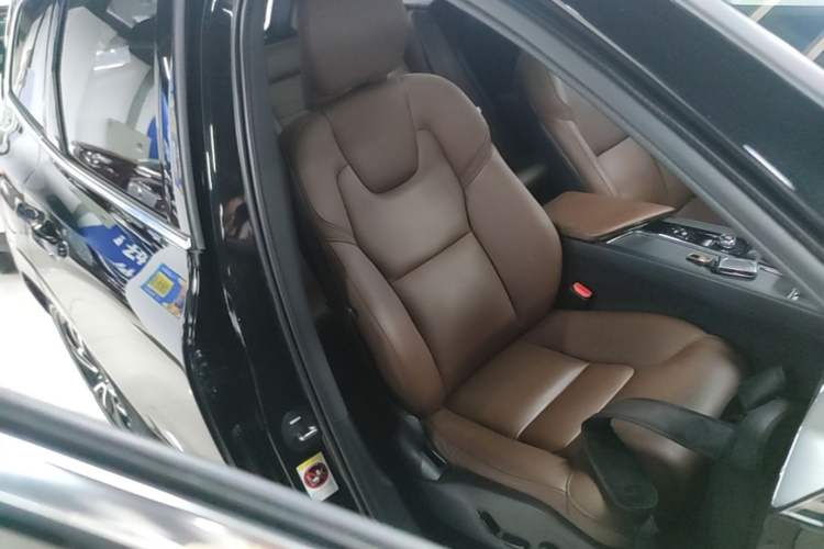 Used Volvo XC60 2019 T5 4x4 Smart Edition China V Standard Right Front Seat