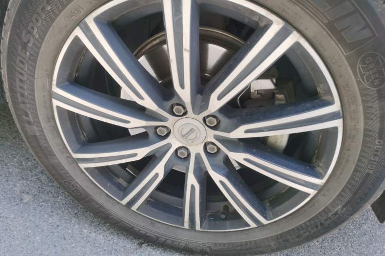 Used Volvo XC60 2019 T5 4x4 Zhiya Luxury Edition China VI Standard Right Front Wheel Hub