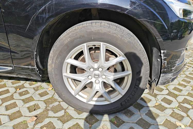 Used Volvo XC60 2019 T5 4x4 Smart Edition China VI Standard Right Front Wheel Hub