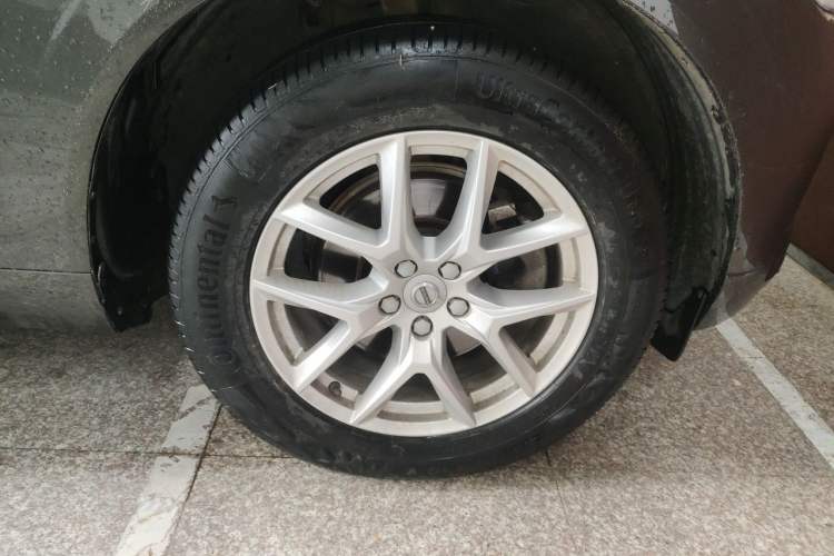 Used Volvo XC60 2019 T5 4x4 Smart Edition China V Standard Right Front Wheel Hub