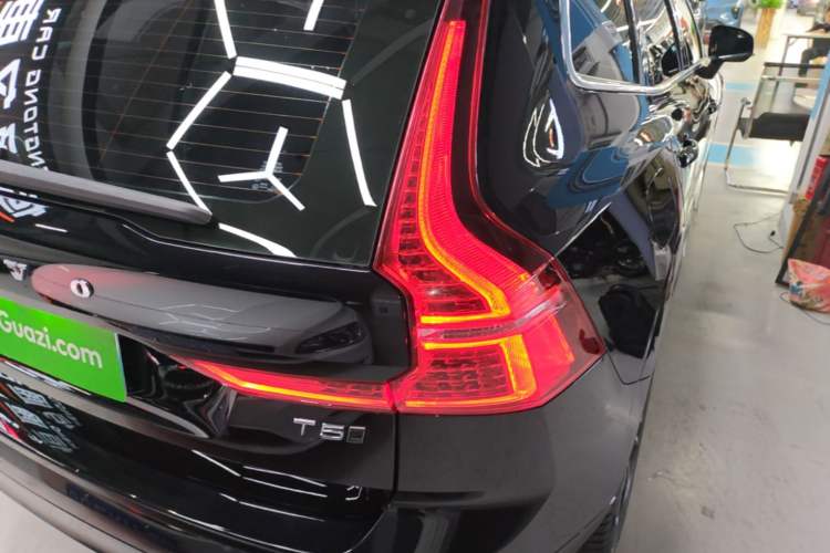 Used Volvo XC60 2019 T5 4x4 Zhiyuan Edition China VI Standard Right Rear Taillight