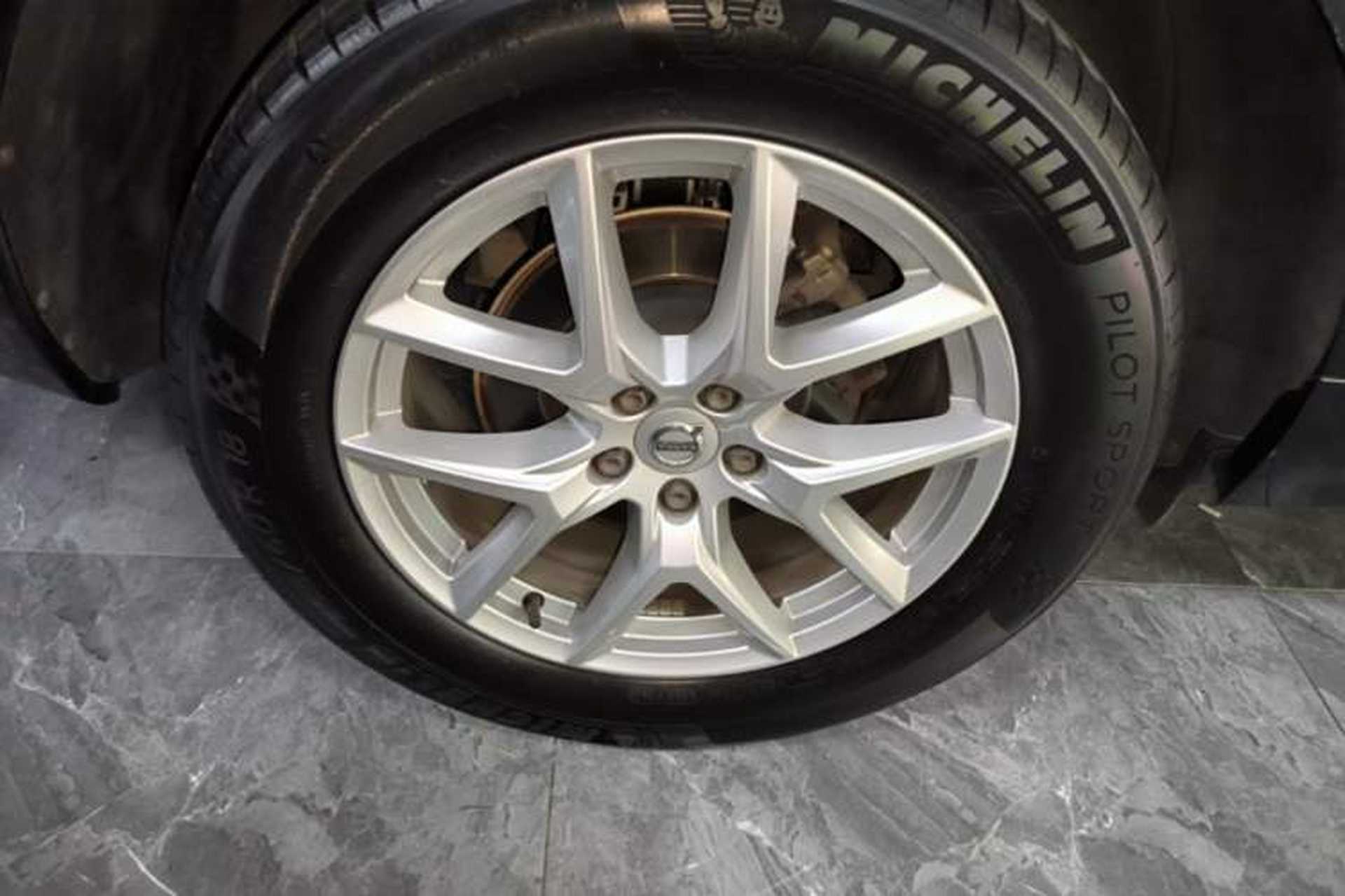 Used Volvo XC60 2019 T5 4x4 Smart Edition China VI Standard Right Rear Wheel Hub