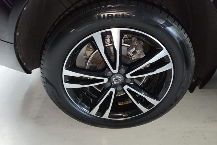 Used Volvo XC60 2019 T5 4x4 Zhiyuan Edition China VI Standard Right Rear Wheel Hub