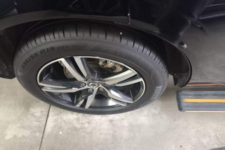 Used Volvo XC60 2019 T5 4x4 Zhiyuan Sport Edition China V Standard Right Rear Wheel Hub