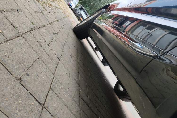 Used Volvo XC60 2019 T5 4x4 Smart Edition China VI Standard Right Side Sill