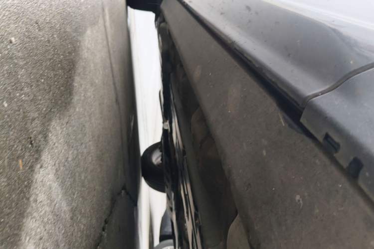 Used Volvo XC60 2019 T5 4x4 Zhiyuan Sport Edition China V Standard Right Side Sill
