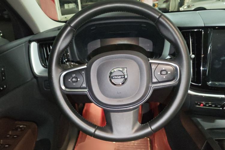 Used Volvo XC60 2019 T5 4x4 Smart Edition China VI Standard Steering Wheel