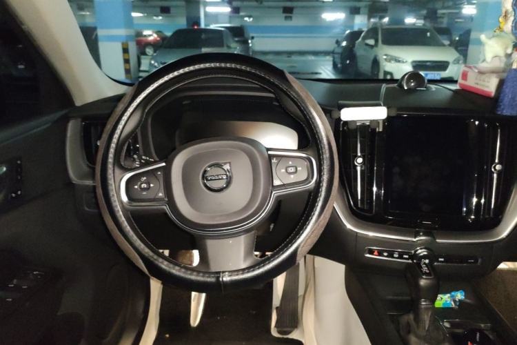 Used Volvo XC60 2019 T5 4x4 Smart Edition China V Standard Steering Wheel