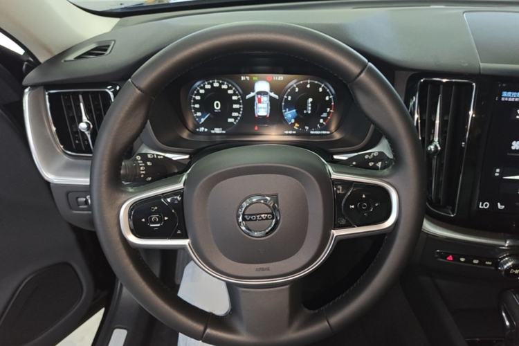 Used Volvo XC60 2019 T5 4x4 Zhiyuan Edition China VI Standard Steering Wheel