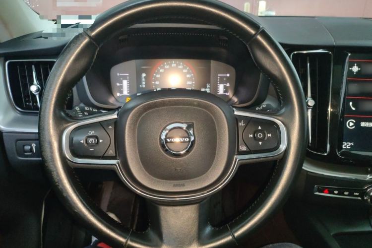 Used Volvo XC60 2019 T5 4x4 Smart Edition China V Standard Steering Wheel