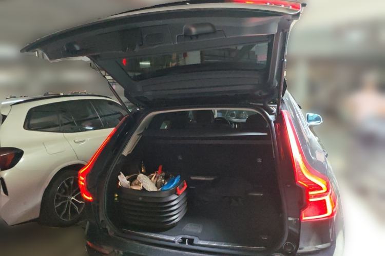 Used Volvo XC60 2019 T5 4x4 Smart Edition China VI Standard Trunk