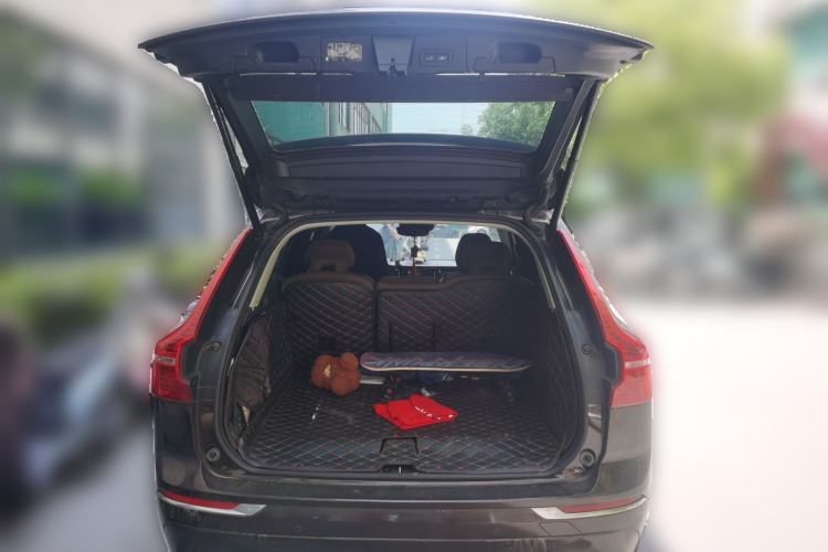 Used Volvo XC60 2019 T5 4x4 Zhiya Luxury Edition China VI Standard Trunk