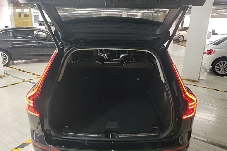 Used Volvo XC60 2019 T5 4x4 Zhiyuan Edition China VI Standard Trunk