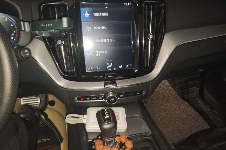Used Volvo XC60 2019 T5 4x4 Smart & Dynamic Sport Edition China VI Standard Audio And AC Panel