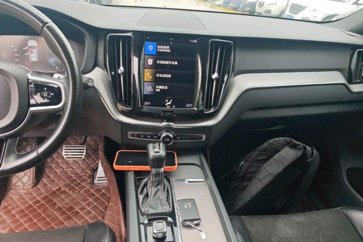 Used Volvo XC60 2019 T5 4x4 Smart & Dynamic Sport Edition China VI Standard Audio And AC Panel