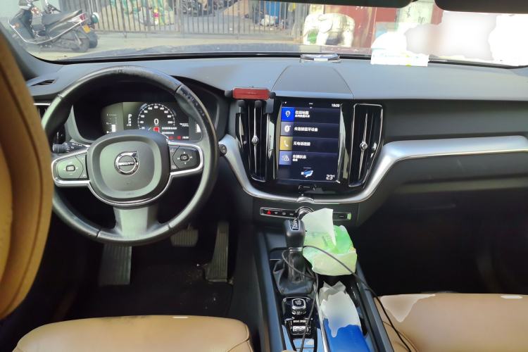 Used Volvo XC60 2019 T5 4x4 Smart Edition China V Standard Center Console