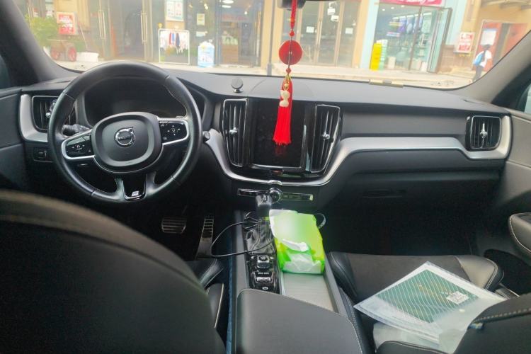 Used Volvo XC60 2019 T5 4x4 Zhiyuan Sport Edition China V Standard Center Console
