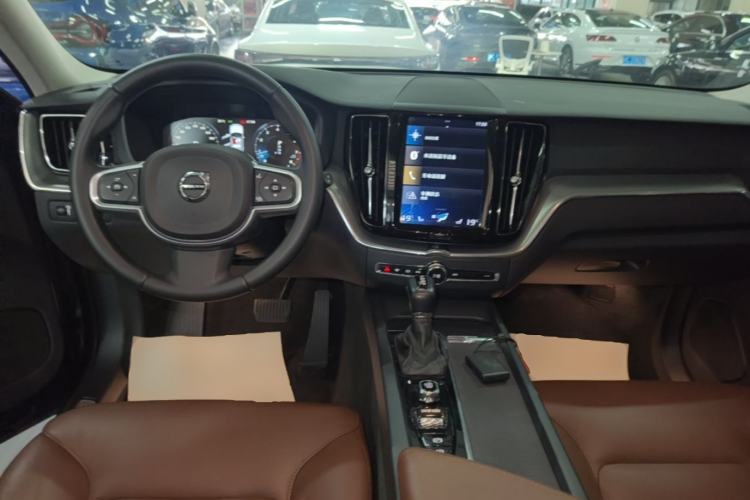 Used Volvo XC60 2019 T5 4x4 Smart Edition China V Standard Center Console
