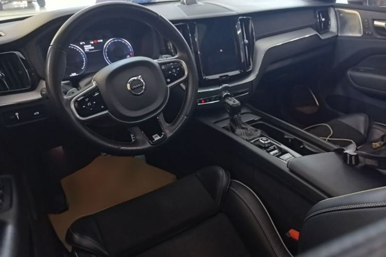 Used Volvo XC60 2019 T5 4x4 Zhiya Sport Edition China V Standard Center Console