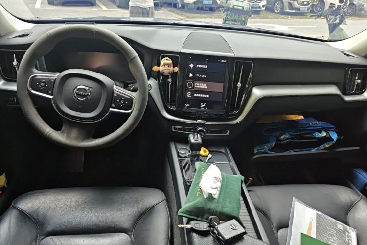 Used Volvo XC60 2019 T5 4x4 Smart Edition China V Standard Center Console