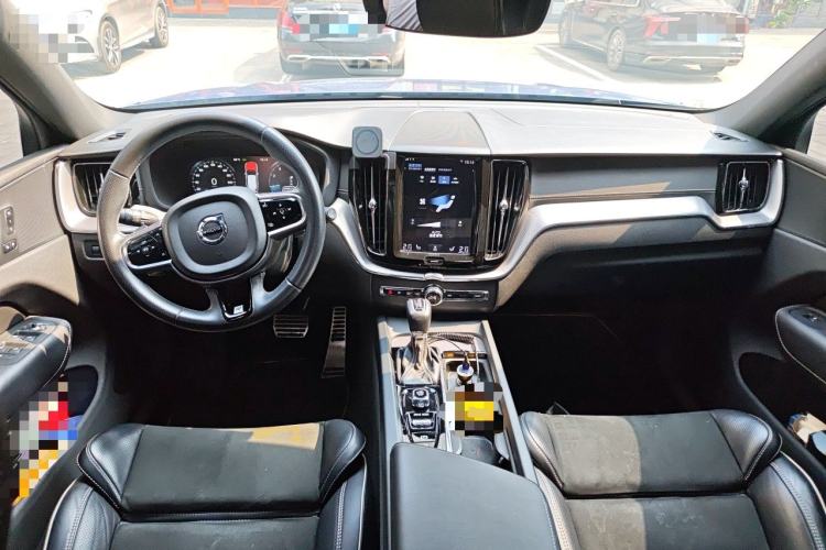 Used Volvo XC60 2019 T5 4x4 Zhiya Sport Edition China VI Standard Center Console