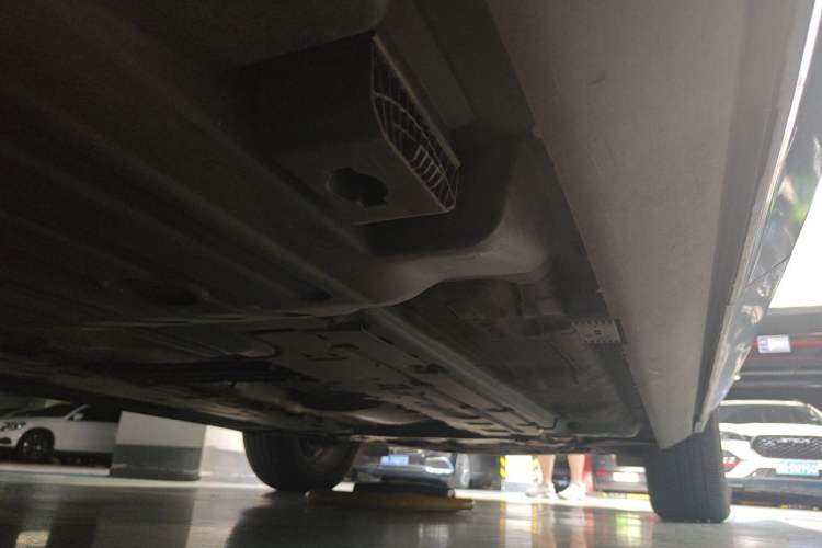 Used Volvo XC60 2019 T5 4x4 Zhiyuan Sport Edition China V Standard Chassis Rear Right