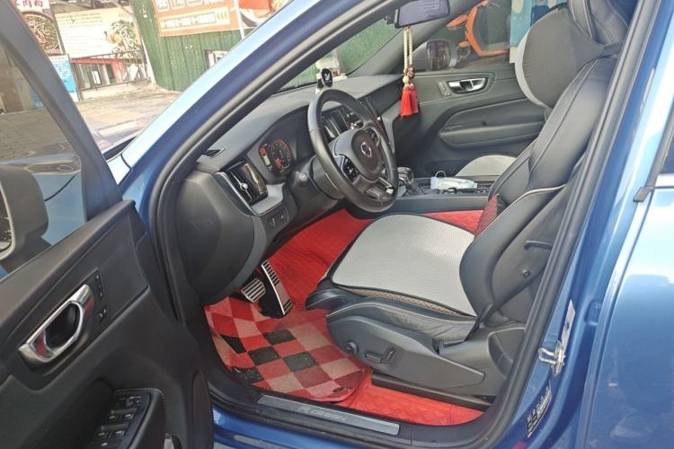 Used Volvo XC60 2019 T5 4x4 Zhiyuan Sport Edition China V Standard Driver Seat