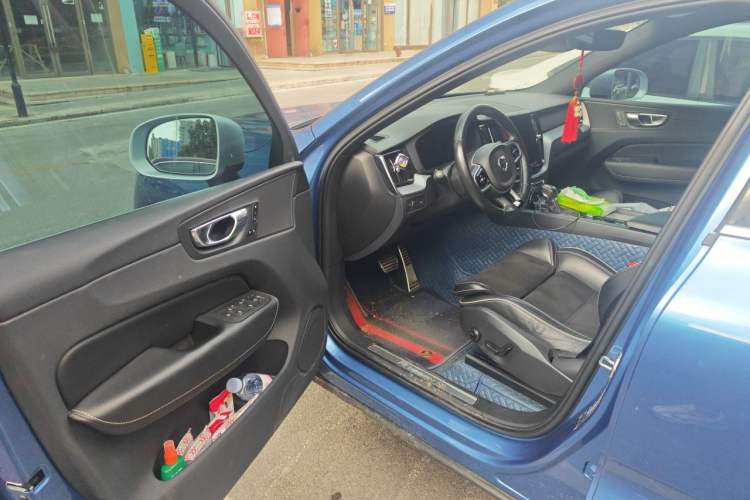 Used Volvo XC60 2019 T5 4x4 Zhiyuan Sport Edition China V Standard Driver Seat