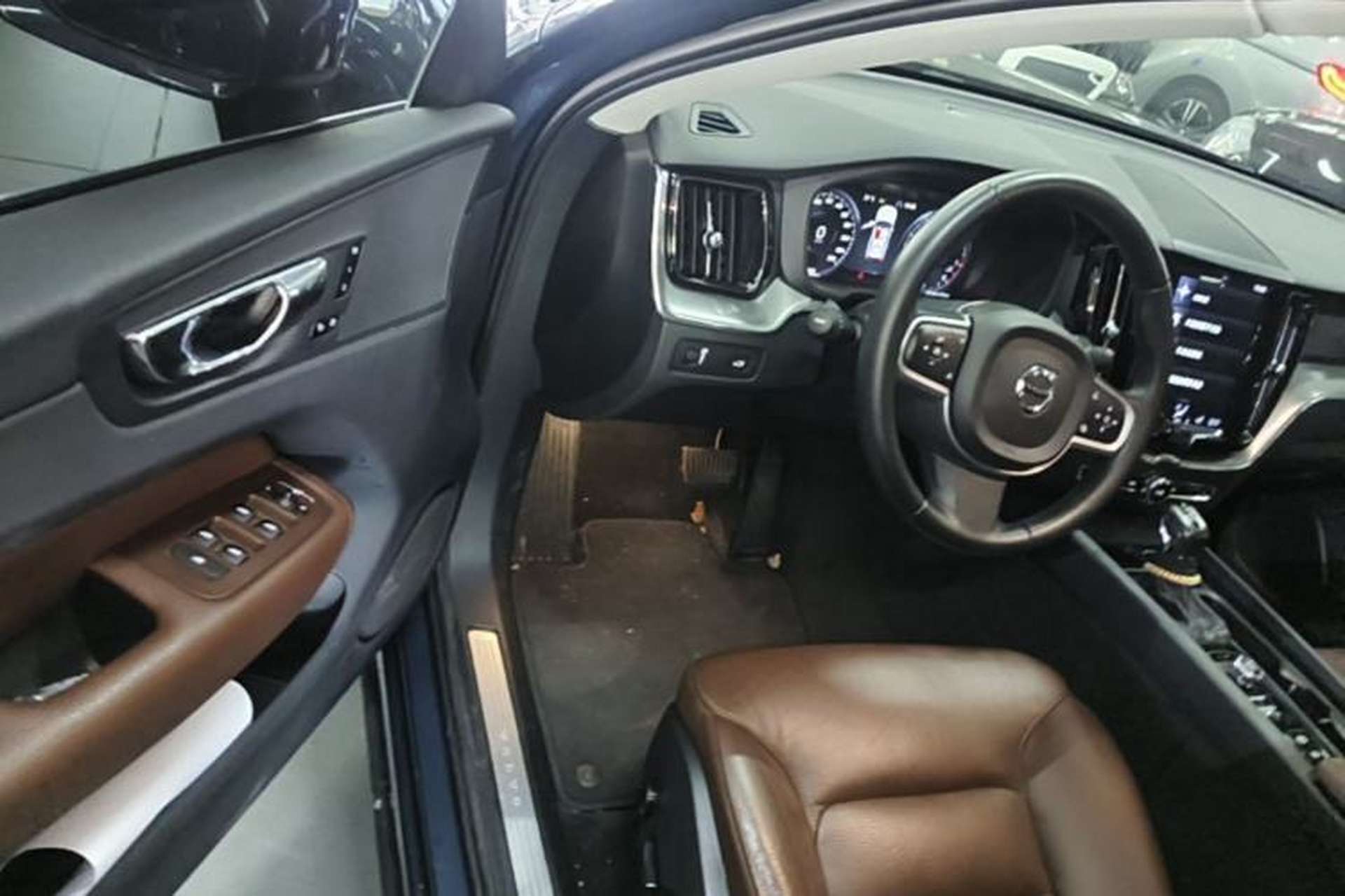 Used Volvo XC60 2019 T5 4x4 Smart Edition China V Standard Driver Seat