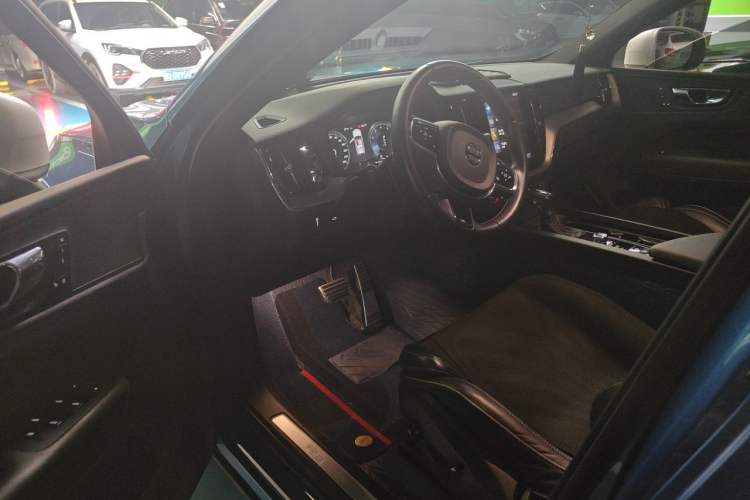 Used Volvo XC60 2019 T5 4x4 Zhiyuan Sport Edition China V Standard Driver Seat