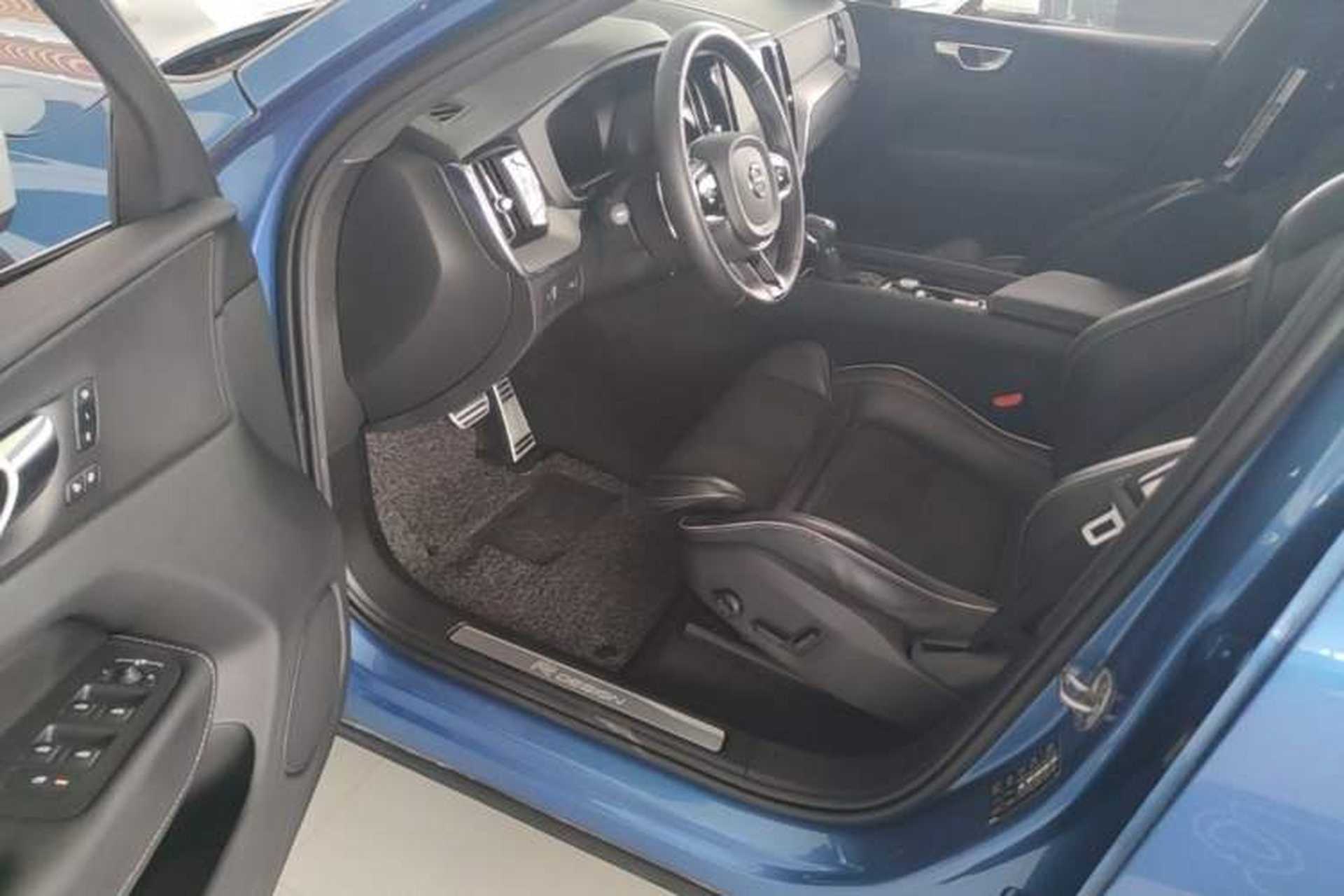Used Volvo XC60 2019 T5 4x4 Smart & Dynamic Sport Edition China VI Standard Driver Seat
