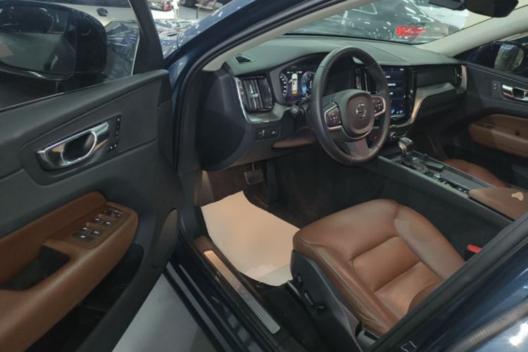 Used Volvo XC60 2019 T5 4x4 Smart Edition China V Standard Driver Seat