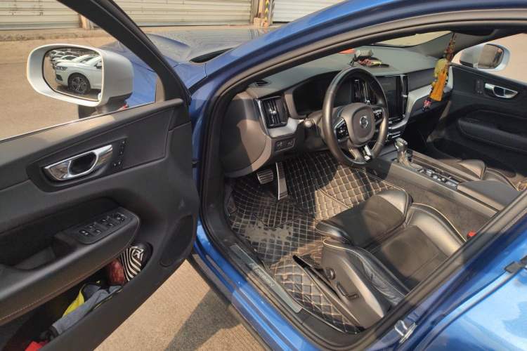 Used Volvo XC60 2019 T5 4x4 Zhiyuan Sport Edition China V Standard Driver Seat