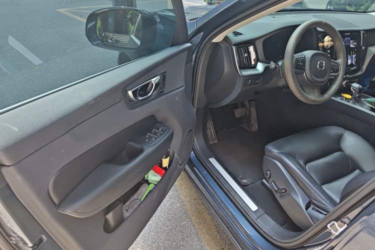 Used Volvo XC60 2019 T5 4x4 Smart Edition China V Standard Driver Seat