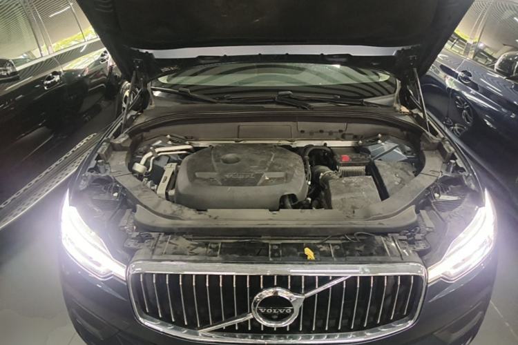 Used Volvo XC60 2019 T5 4x4 Smart Edition China V Standard Engine Bay
