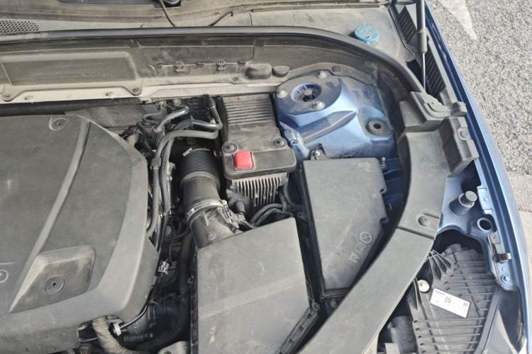 Used Volvo XC60 2019 T5 4x4 Zhiyuan Sport Edition China V Standard Engine Bay Left