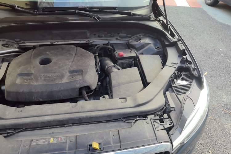 Used Volvo XC60 2019 T5 4x4 Smart Edition China V Standard Engine Bay Left