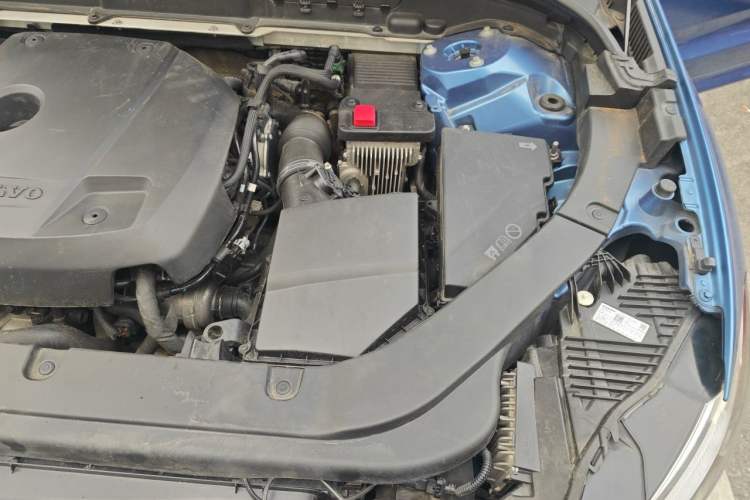Used Volvo XC60 2019 T5 4x4 Zhiyuan Sport Edition China V Standard Engine Bay Left