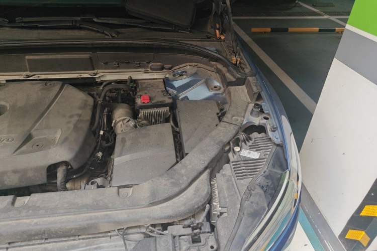 Used Volvo XC60 2019 T5 4x4 Zhiyuan Sport Edition China V Standard Engine Bay Left