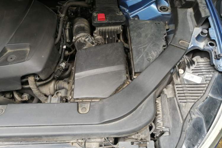 Used Volvo XC60 2019 T5 4x4 Smart & Dynamic Sport Edition China VI Standard Engine Bay Left