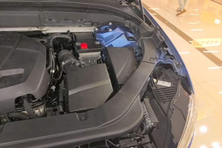 Used Volvo XC60 2019 T5 4x4 Zhiya Sport Edition China V Standard Engine Bay Left