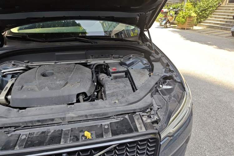 Used Volvo XC60 2019 T5 4x4 Smart Edition China V Standard Engine Bay Left