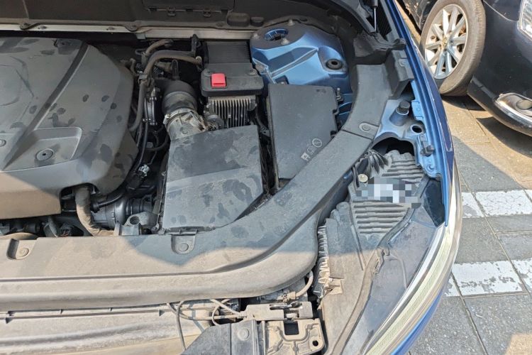Used Volvo XC60 2019 T5 4x4 Zhiya Sport Edition China VI Standard Engine Bay Left