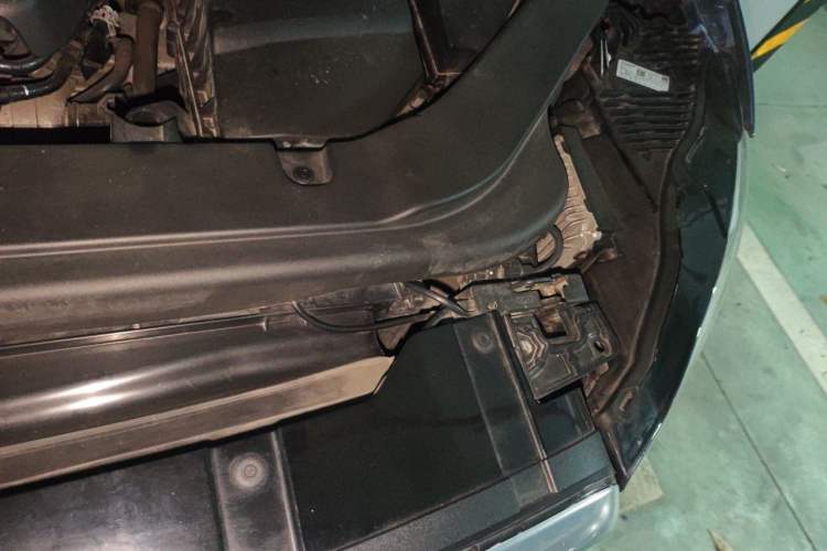 Used Volvo XC60 2019 T5 4x4 Zhiyuan Sport Edition China V Standard Engine Bay Left