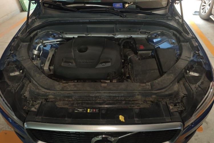 Used Volvo XC60 2019 T5 4x4 Smart & Dynamic Sport Edition China VI Standard Engine Bay